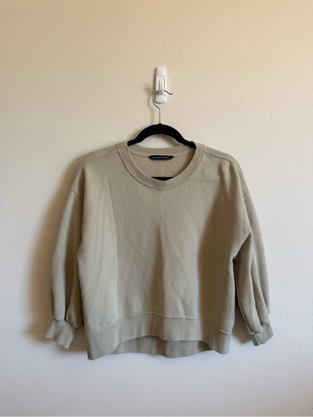 Abercrombie & Fitch Beige Fleece Crewneck Sweatshirt Women’s Size Small